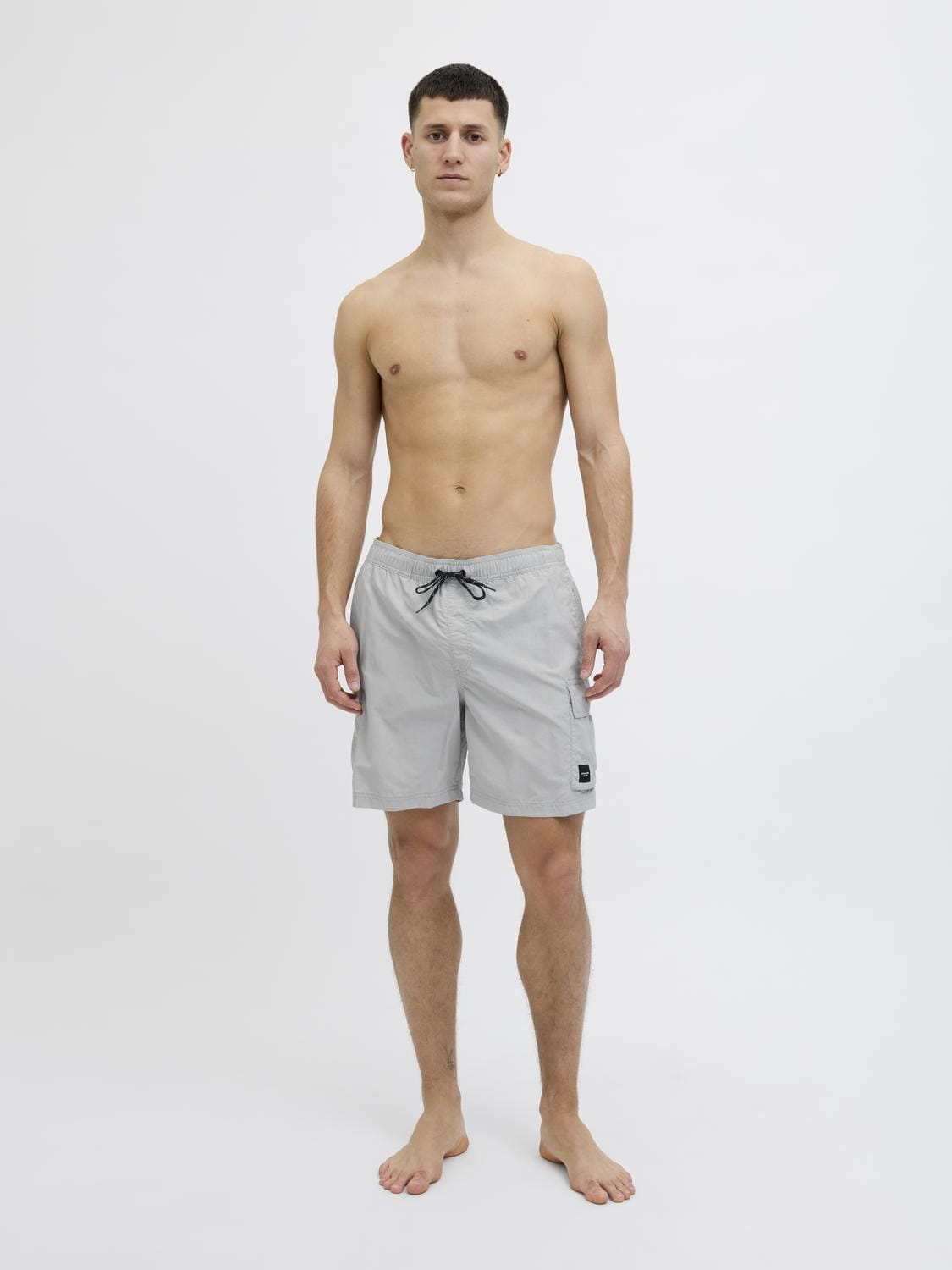 model_shot-front_full